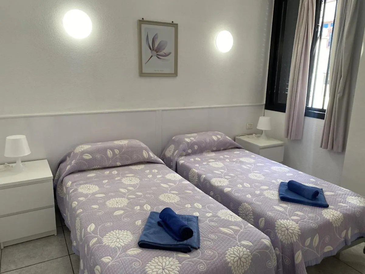 Apartment 5A1, Victoria Court 1, Avenida Londres 6, Los Cristianos, 38650, Tenerife